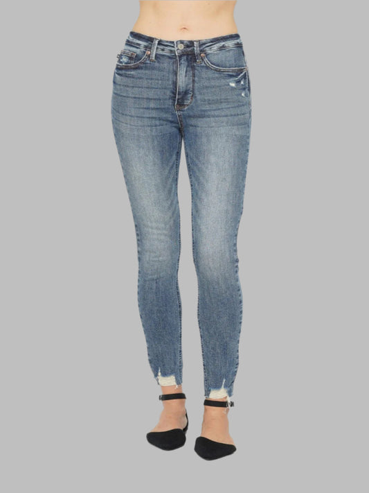 0395e25f-7c4f-43c9-a98a-892de36917a1-Max